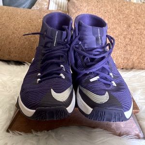 Nike Men's Zoom Clear Out Purple Mid Top Basketball Shoes